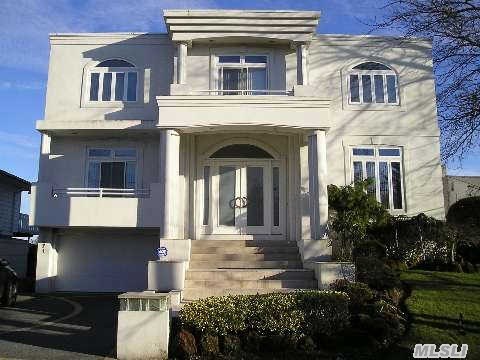 #1 photo, 2971 Shore Dr, Merrick , NY 11566