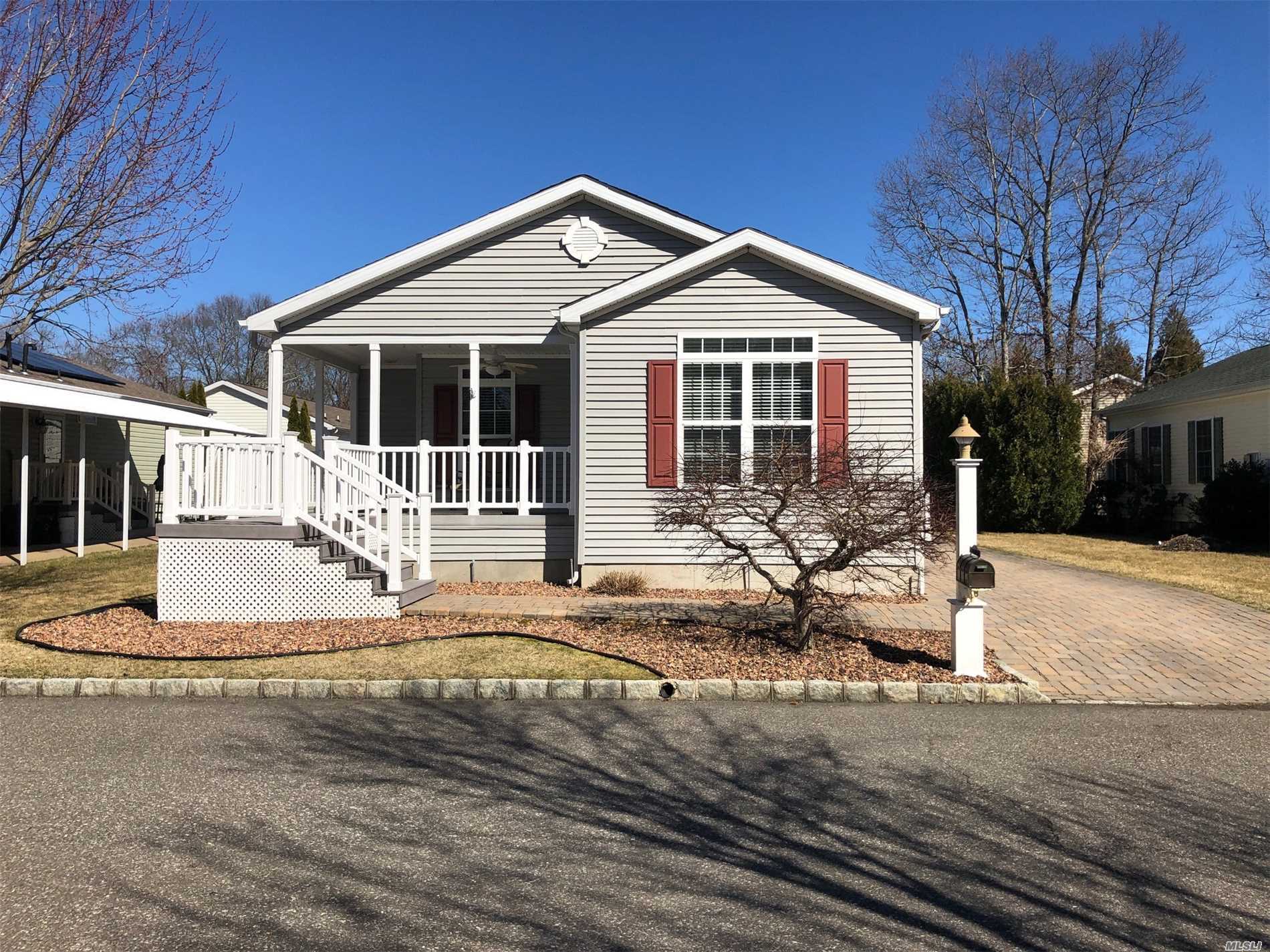 #1 photo, 1661-525 Old Country Road, Riverhead , NY 11901