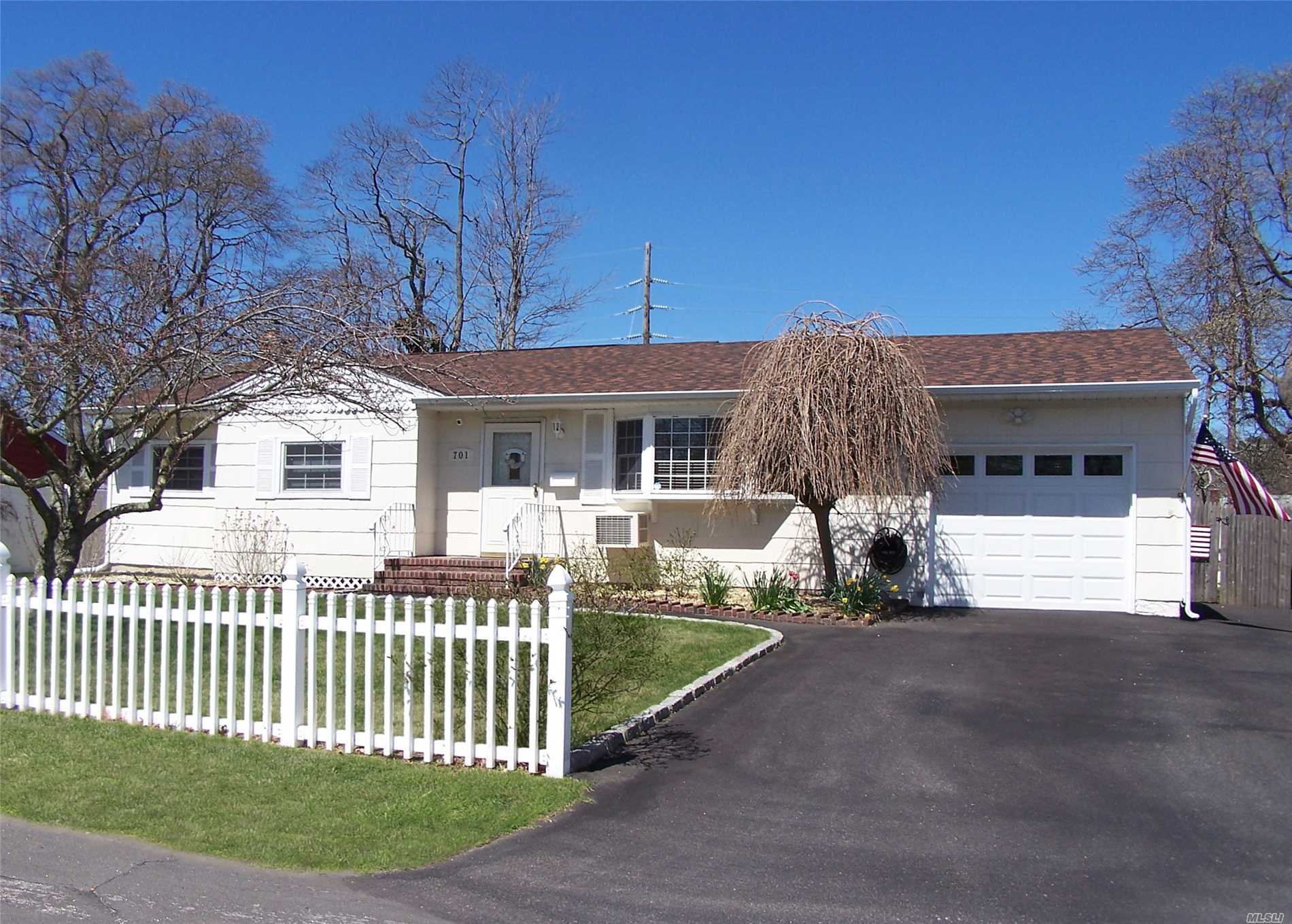 #1 photo, 701 Densfield Road, West Babylon , NY 11704