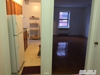 #1 photo, 86-25 Dongan Avenue, クイーンズ区 Elmhurst , NY 11373