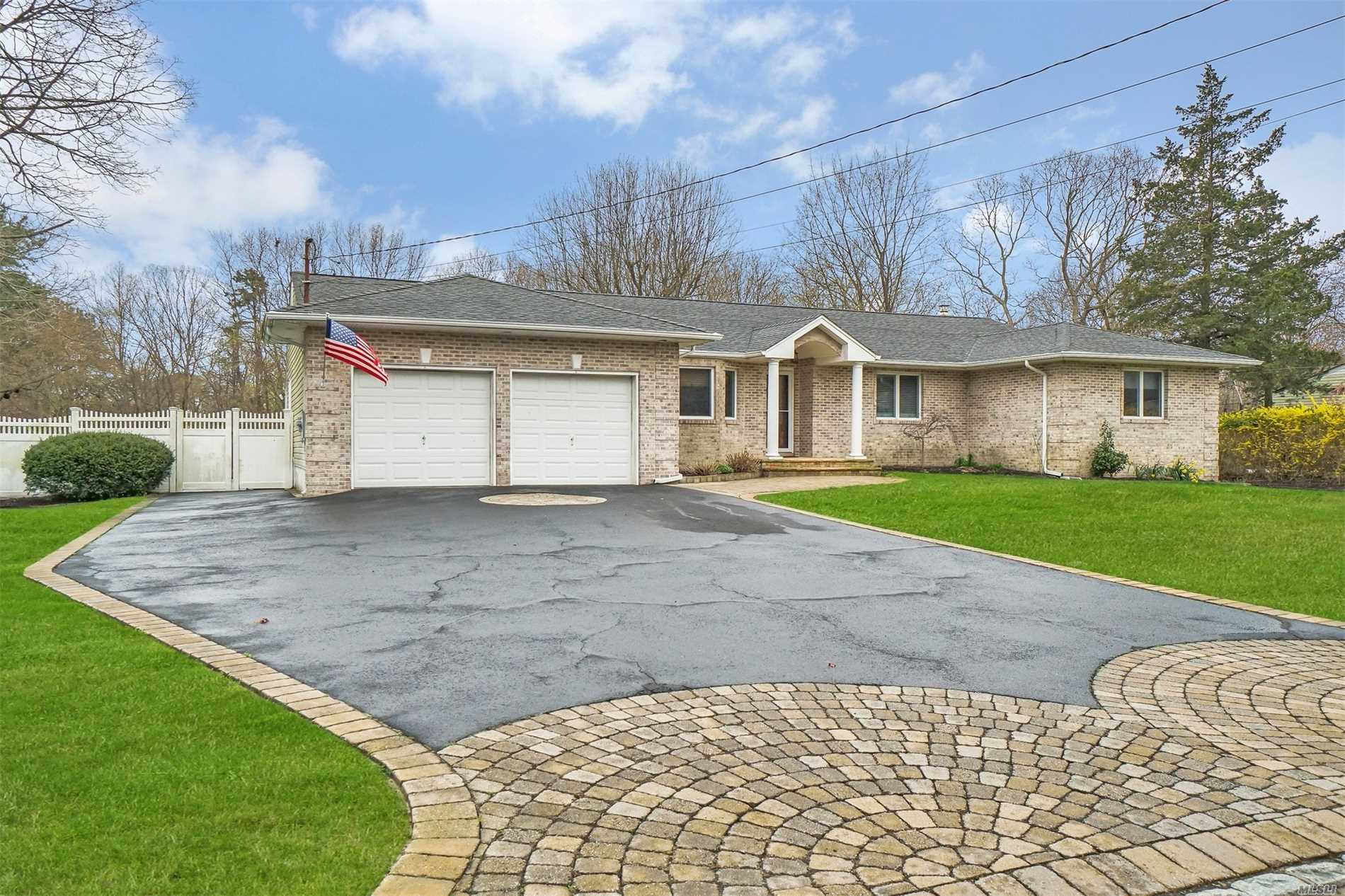 #1 photo, 276 Amityville Street, Саффолк ‖ Islip Terrace , NY 11752