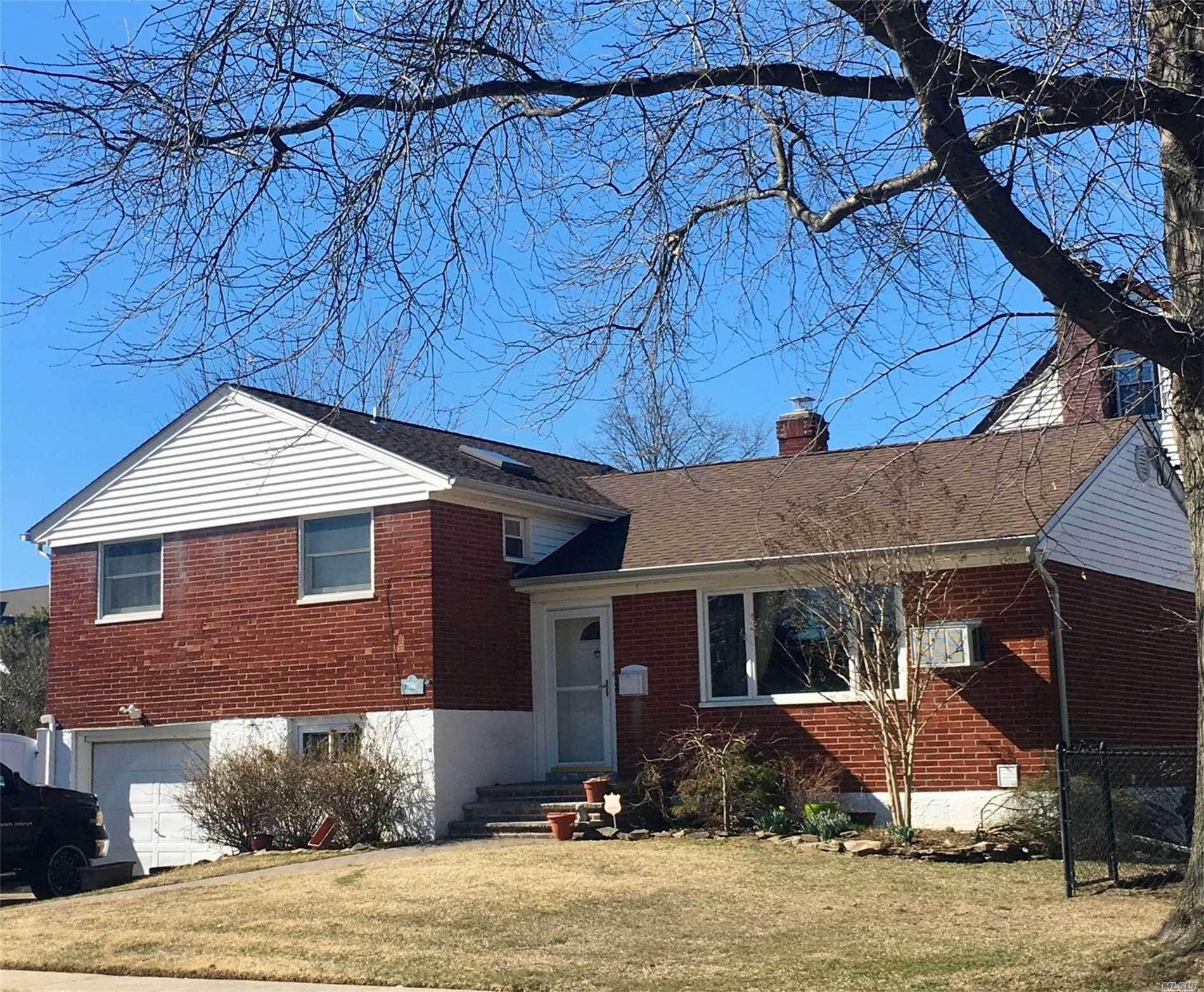 #1 photo, 109 7th Street, ナッソー郡 Hicksville , NY 11801