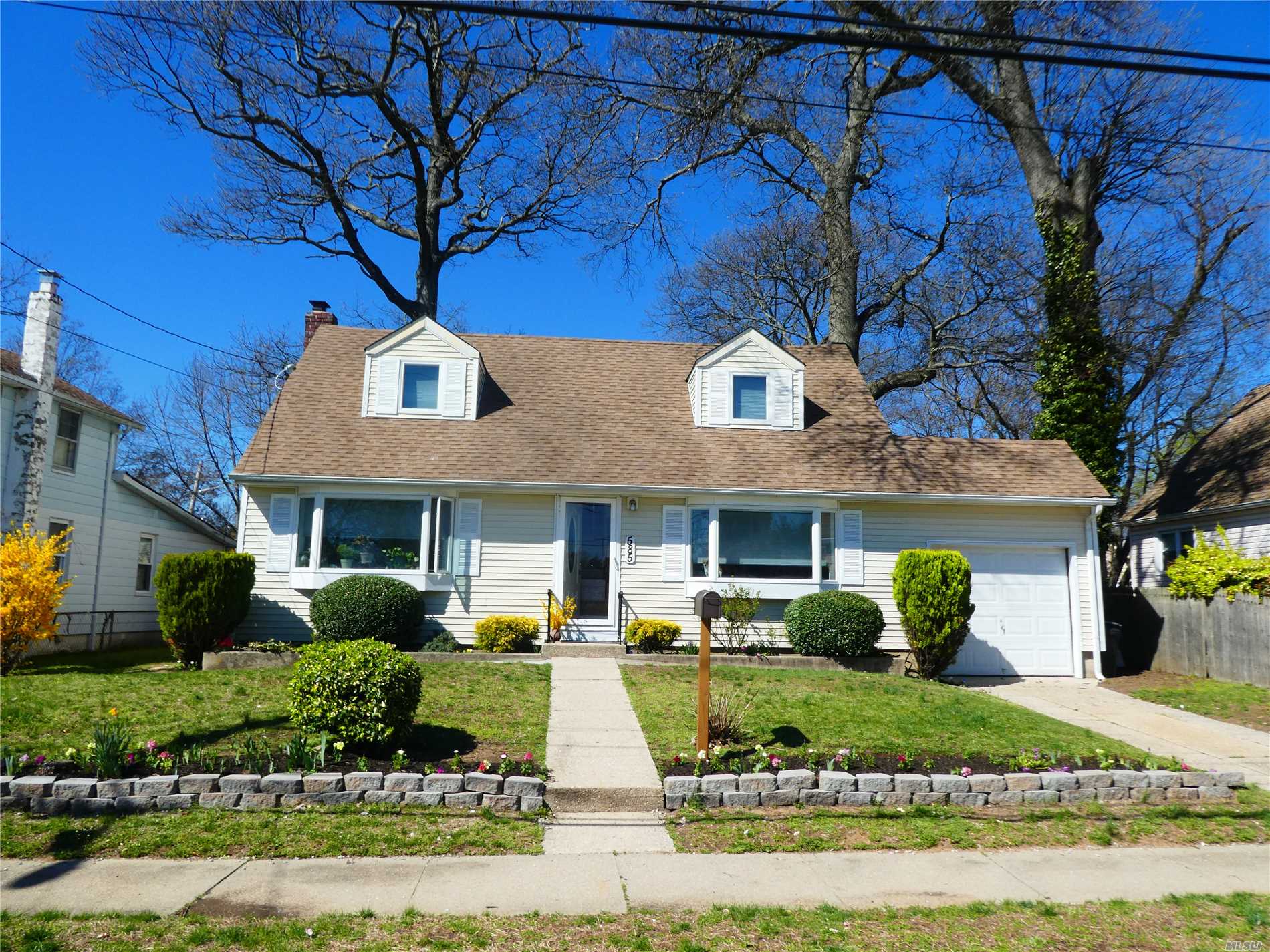 #1 photo, 585 Washington Avenue, 长岛 West Hempstead , NY 11552