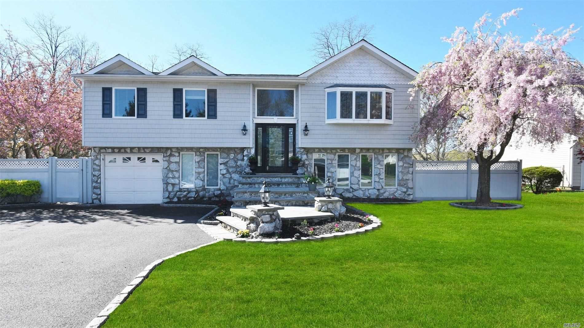 #1 photo, 38 Sandy Hollow Drive, सफ़ोक काउंटी Smithtown , NY 11787