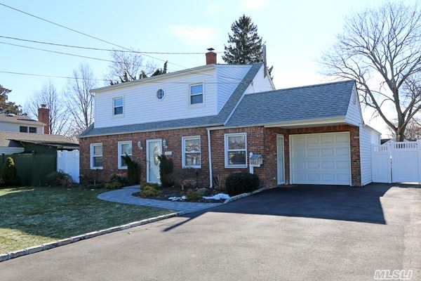 #1 photo, 223 Raff Avenue, নাসাউ কাউন্টি Carle Place , NY 11514