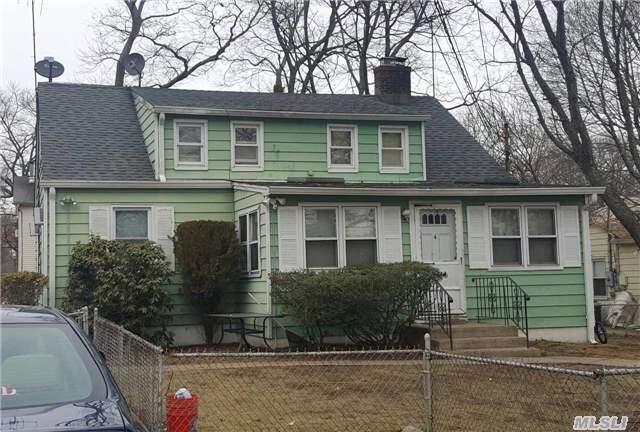 #1 photo, 17 Depew Street, Huntington , NY 11743