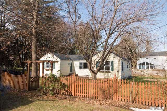 #1 photo, 7 Waverly Street, Huntington Station , NY 11746