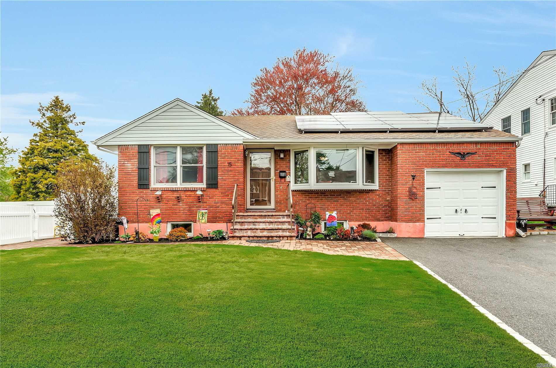 #1 photo, 15 James Street, サフォーク郡 Huntington Station , NY 11746