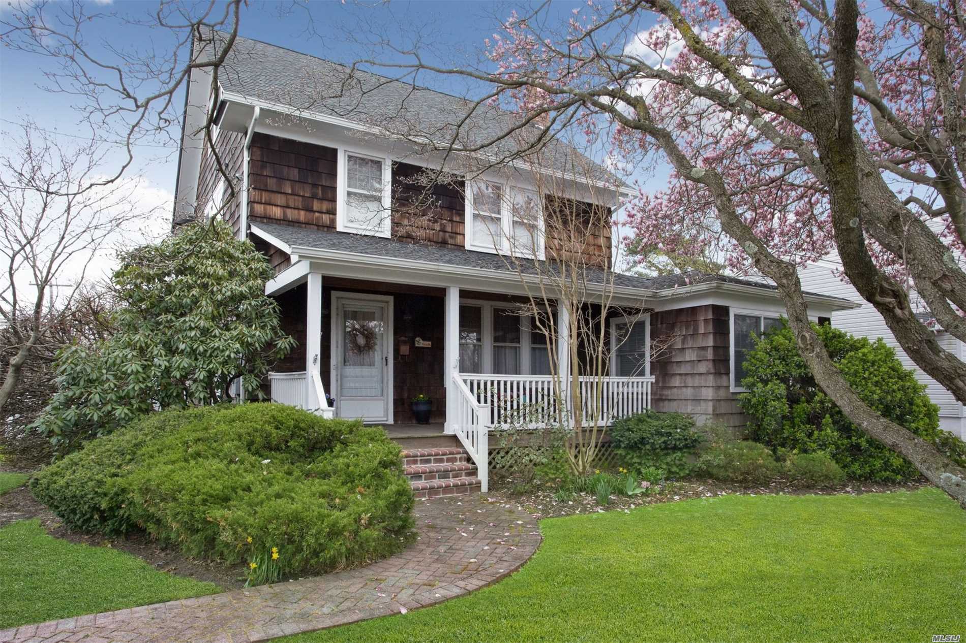 #1 photo, 677 Deer Park Avenue, Babylon , NY 11702