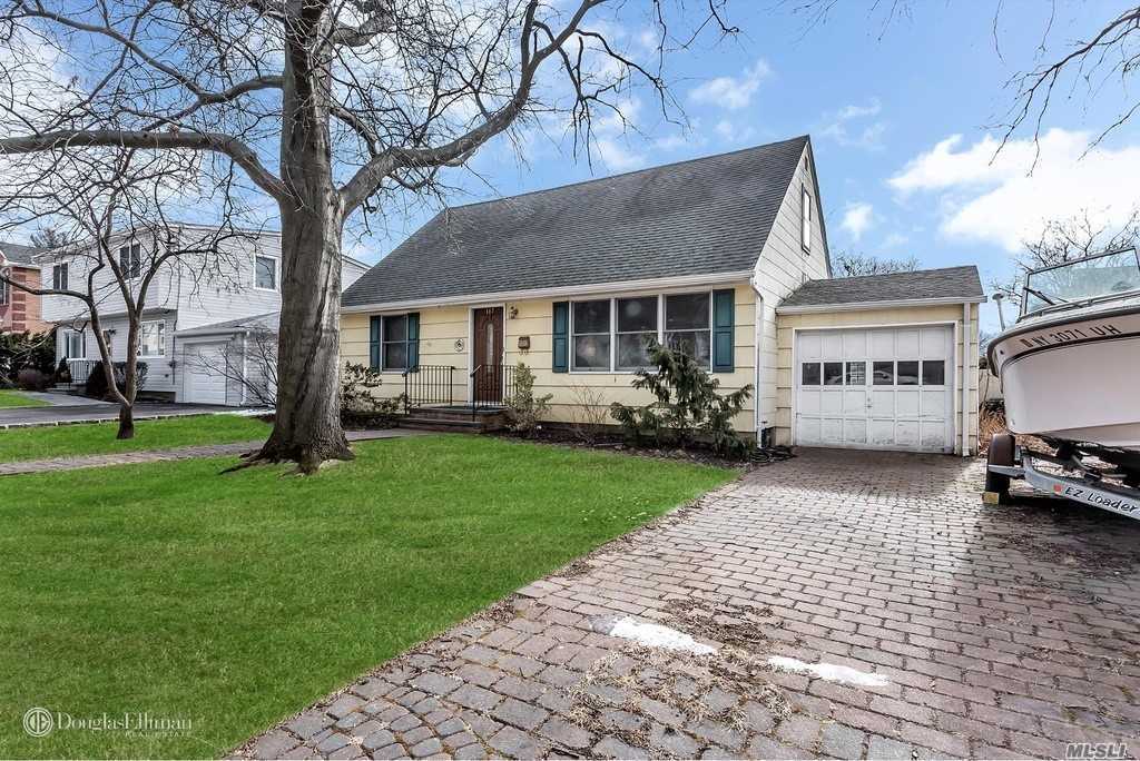 #1 photo, 117 Garden Drive, Albertson , NY 11507