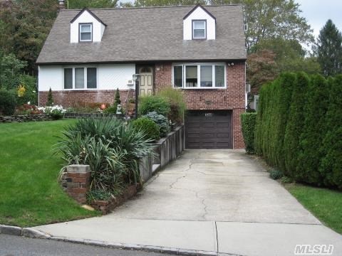 #1 photo, 60 Arleigh Dr, Albertson , NY 11507