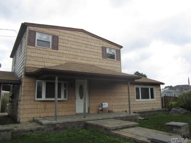 #1 photo, 3705 Oleta Place, Seaford , NY 11783