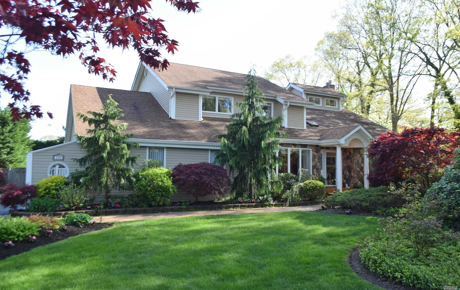 #1 photo, 102 Grandview Lane, Smithtown , NY 11787