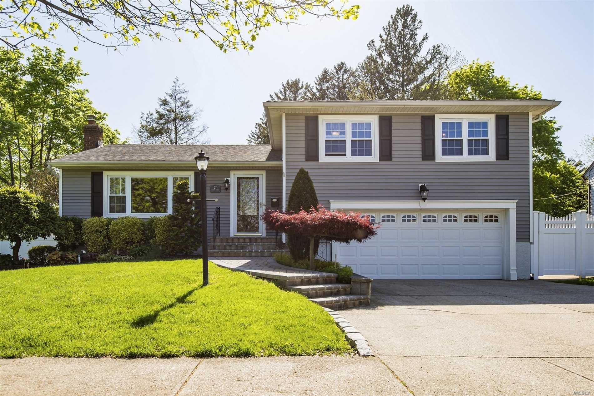 #1 photo, 27 Audley Circle, Plainview , NY 11803