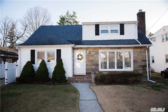 #1 photo, 17 Orbach Avenue, ナッソー郡 Malverne , NY 11565