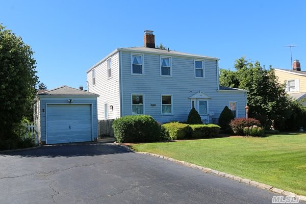 #1 photo, 162 Manchester Street, 롱 아일랜드 Westbury , NY 11590