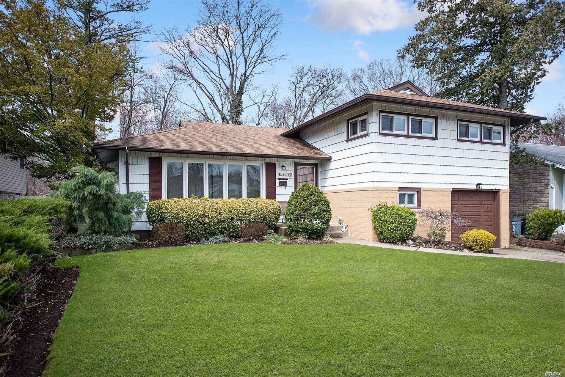 #1 photo, 672 Richmond Road, ناسو East Meadow , NY 11554