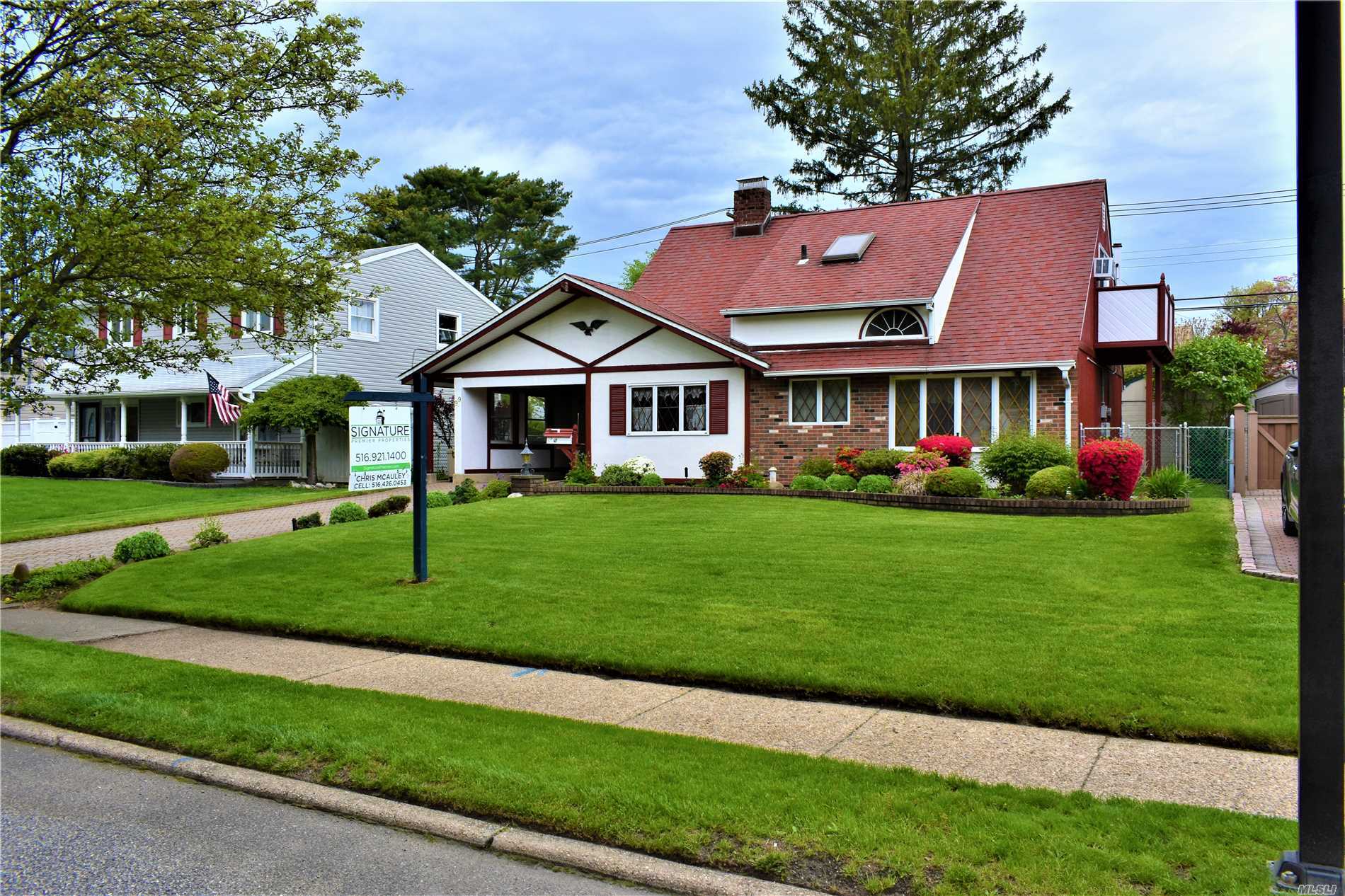 #1 photo, 99 Winter Lane, 長島 Hicksville , NY 11801