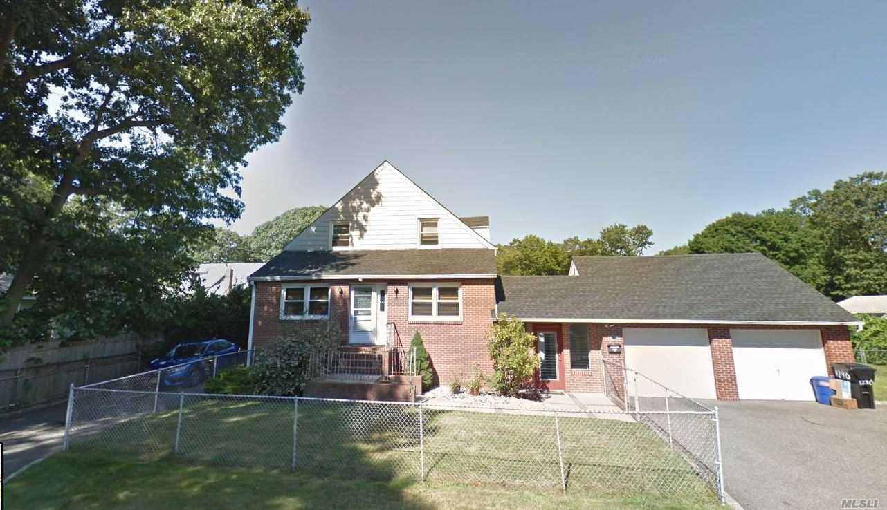 #1 photo, 1290 Wilson Place, सफ़ोक काउंटी West Islip , NY 11795