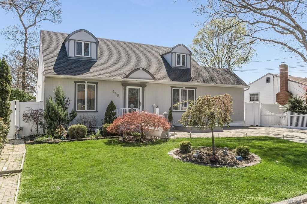 #1 photo, 448 Chelsea Avenue, מחוז סאפוק West Babylon , NY 11704