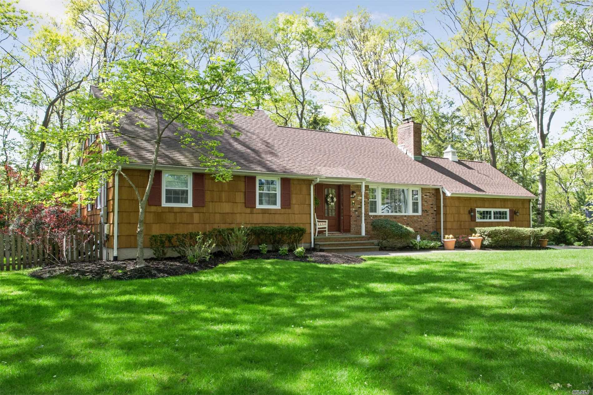 #1 photo, 5 Beaverhill Ln, Huntington , NY 11743