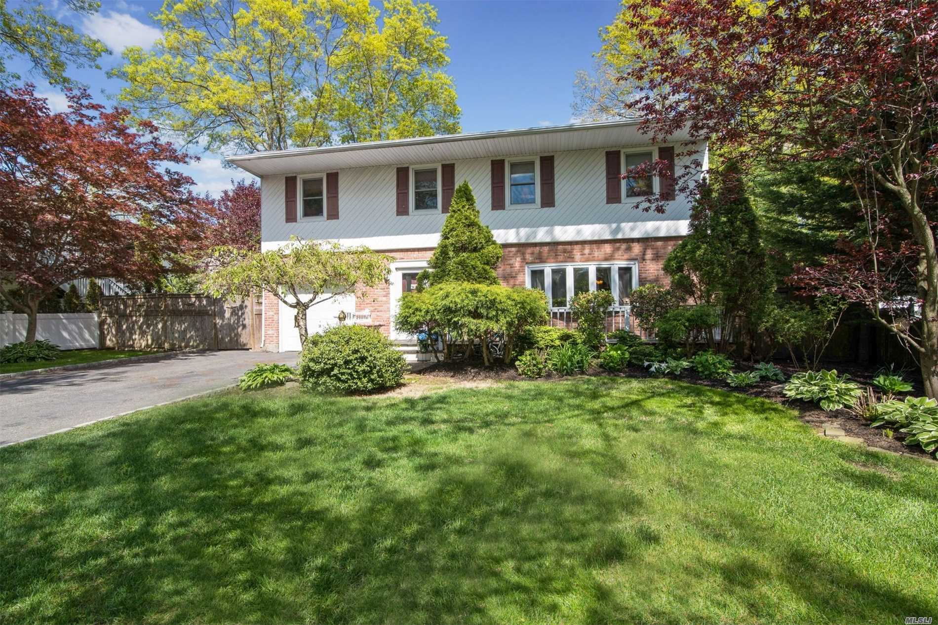 #1 photo, 23 Villa Lane, Smithtown , NY 11787