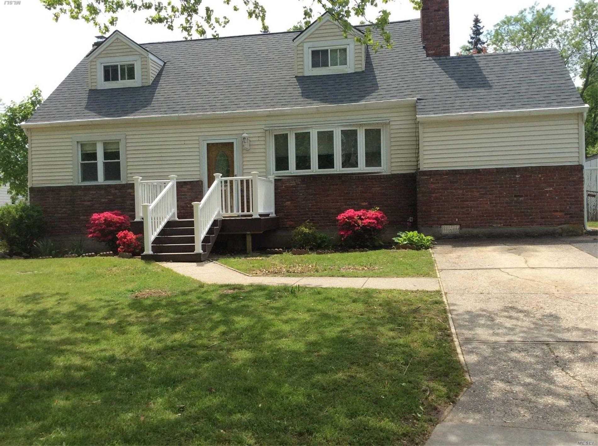#1 photo, 8 Alden Way, Port Jefferson Station , NY 11776
