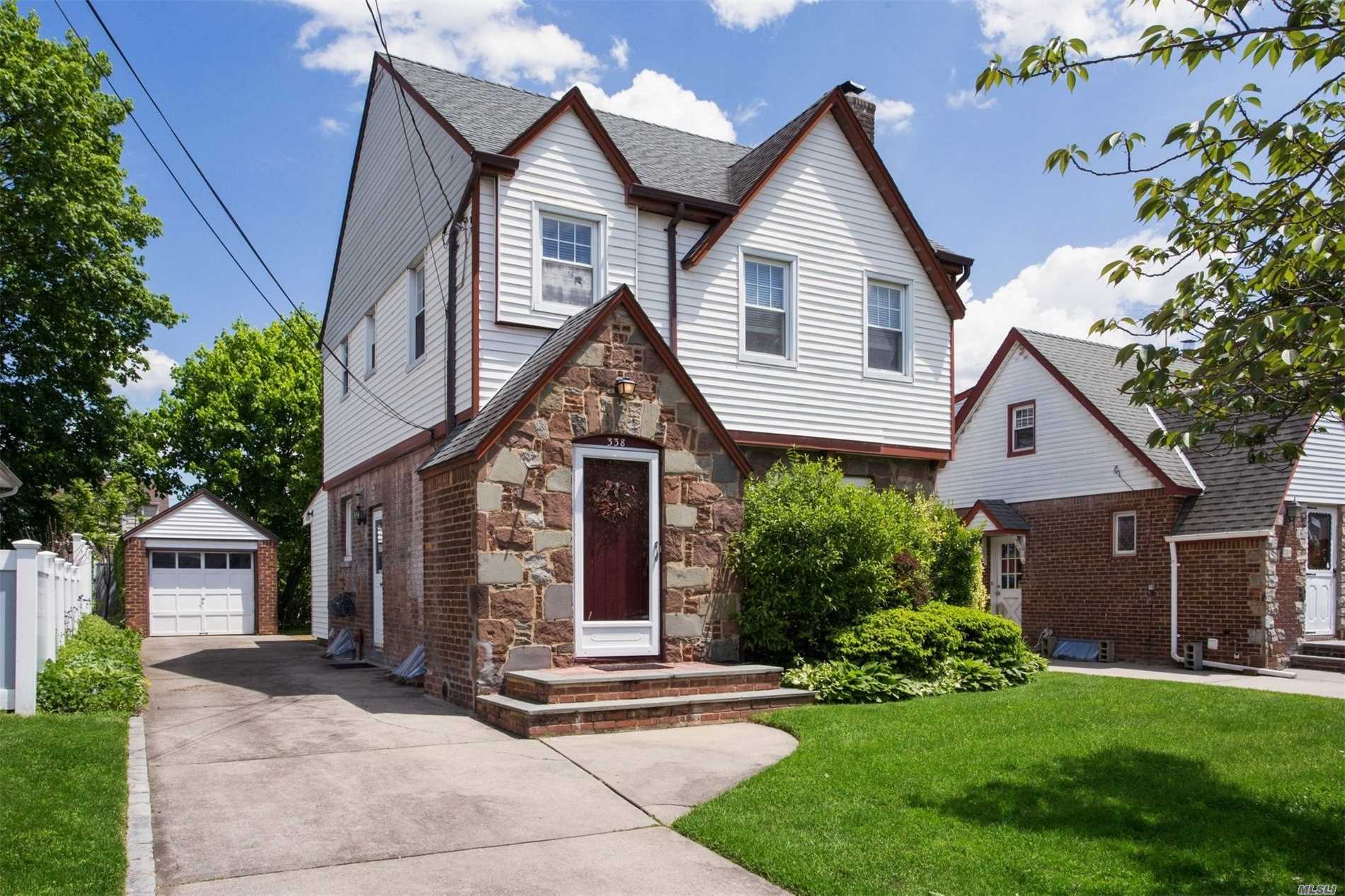 #1 photo, 338 Foch Boulevard, ناسو Mineola , NY 11501