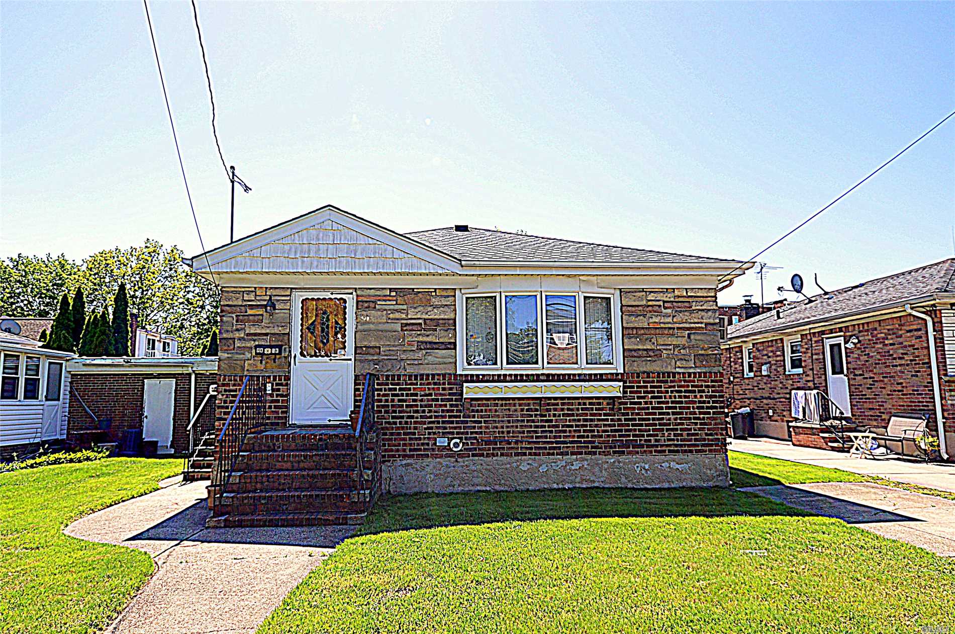 #1 photo, 84-16 265 Street, كوينز Floral Park , NY 11001