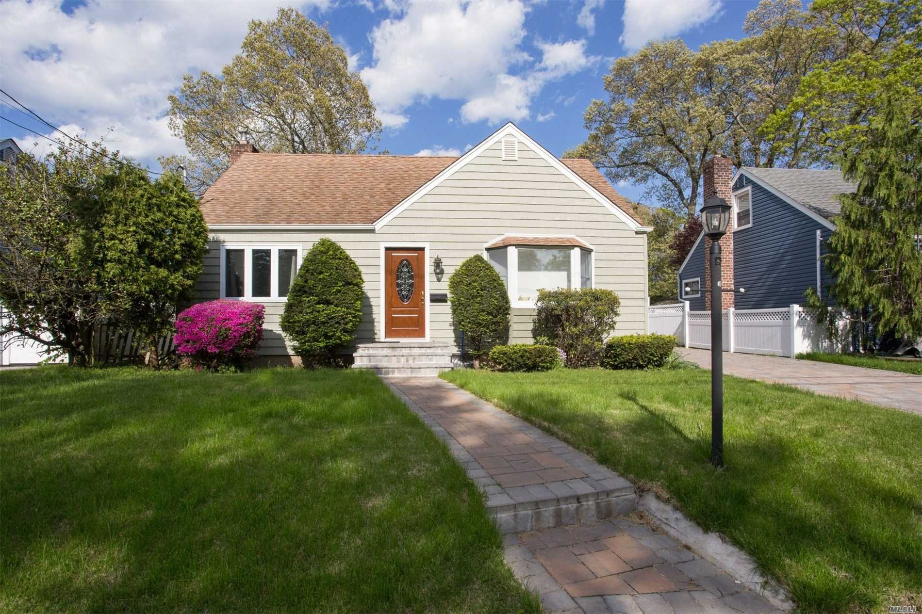 #1 photo, 36 Pearsall Place, ナッソー郡 Merrick , NY 11566