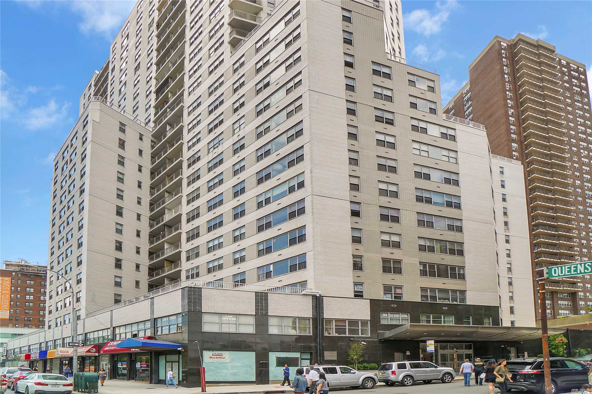 #1 photo, 125-10 Queens Boulevard, クイーンズ区 Kew Gardens , NY 11415