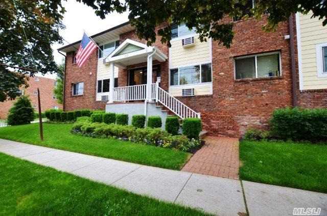 #1 photo, 713 Willis Avenue, ナッソー郡 Williston Park , NY 11596