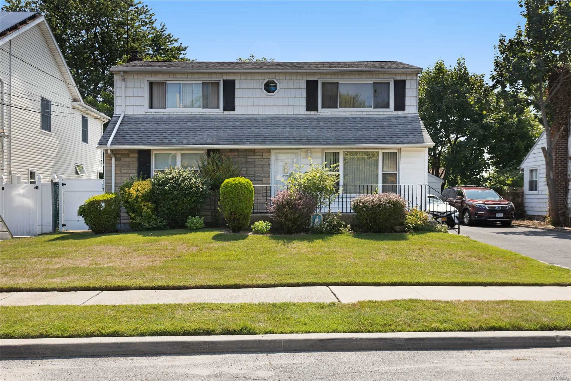 #1 photo, 641 Dorothea Lane, Elmont , NY 11003