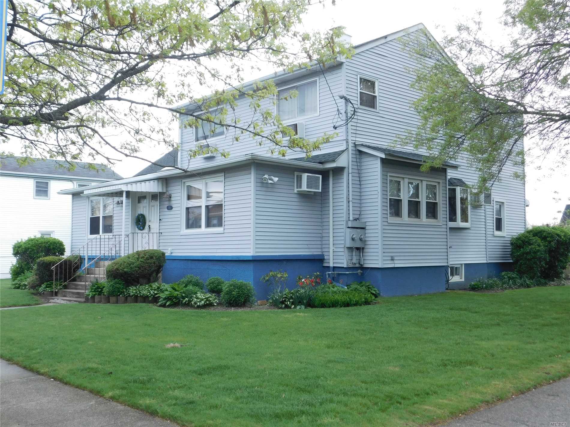 #1 photo, 205 Rhame Avenue, ナッソー郡 East Rockaway , NY 11518