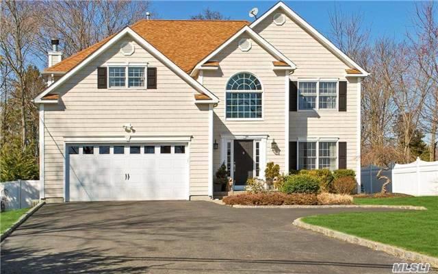 #1 photo, 23 Greenlawn Road, سوفولك Huntington , NY 11743
