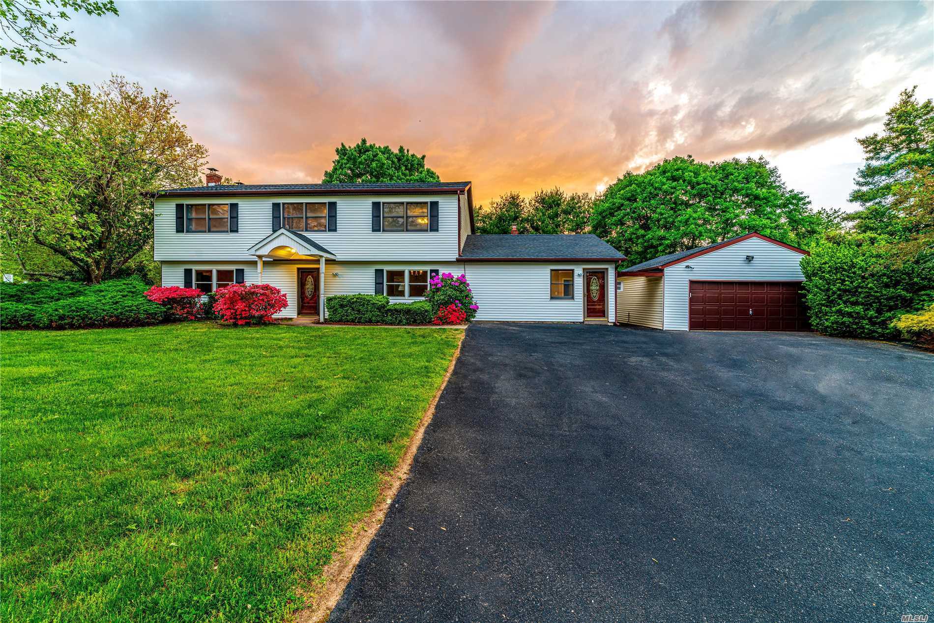 #1 photo, 42 Plymouth Avenue, سوفولك Mount Sinai , NY 11766