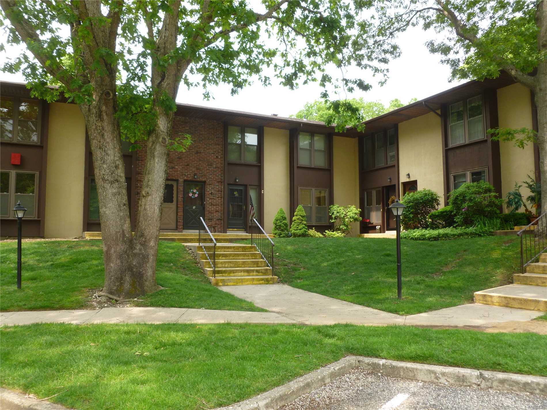 #1 photo, 5 Cedar Court, Selden , NY 11784