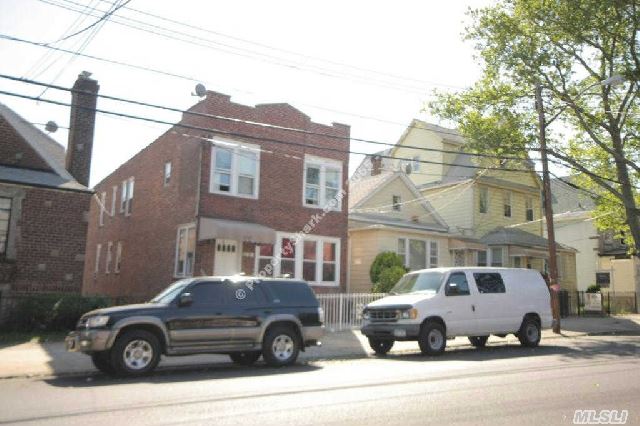 #1 photo, 50-18 102nd St, कोरोना Corona , NY 11368