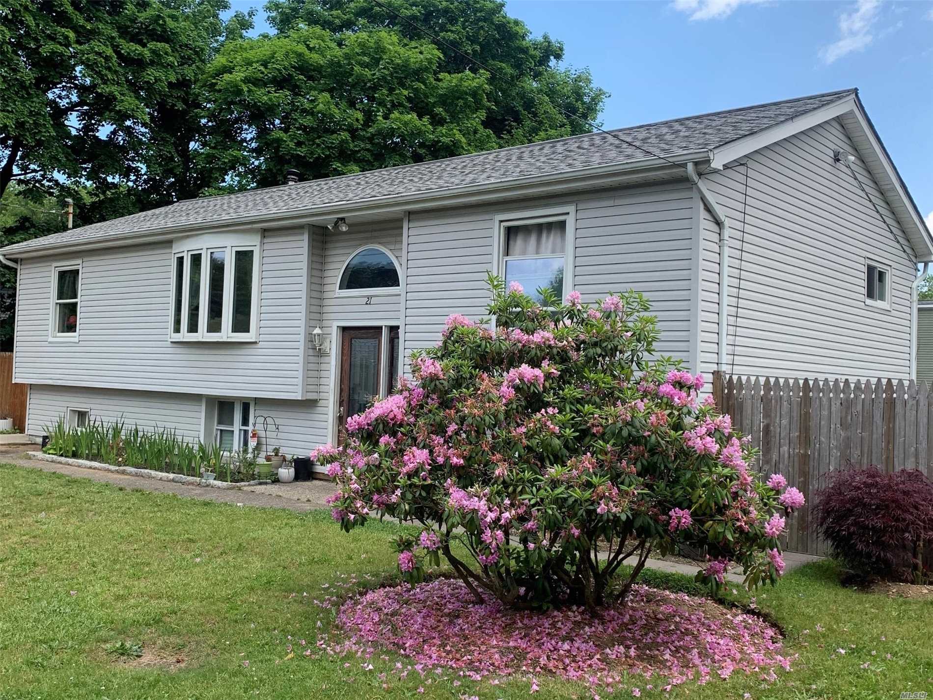 #1 photo, 21 S 31st Street, Wyandanch , NY 11798