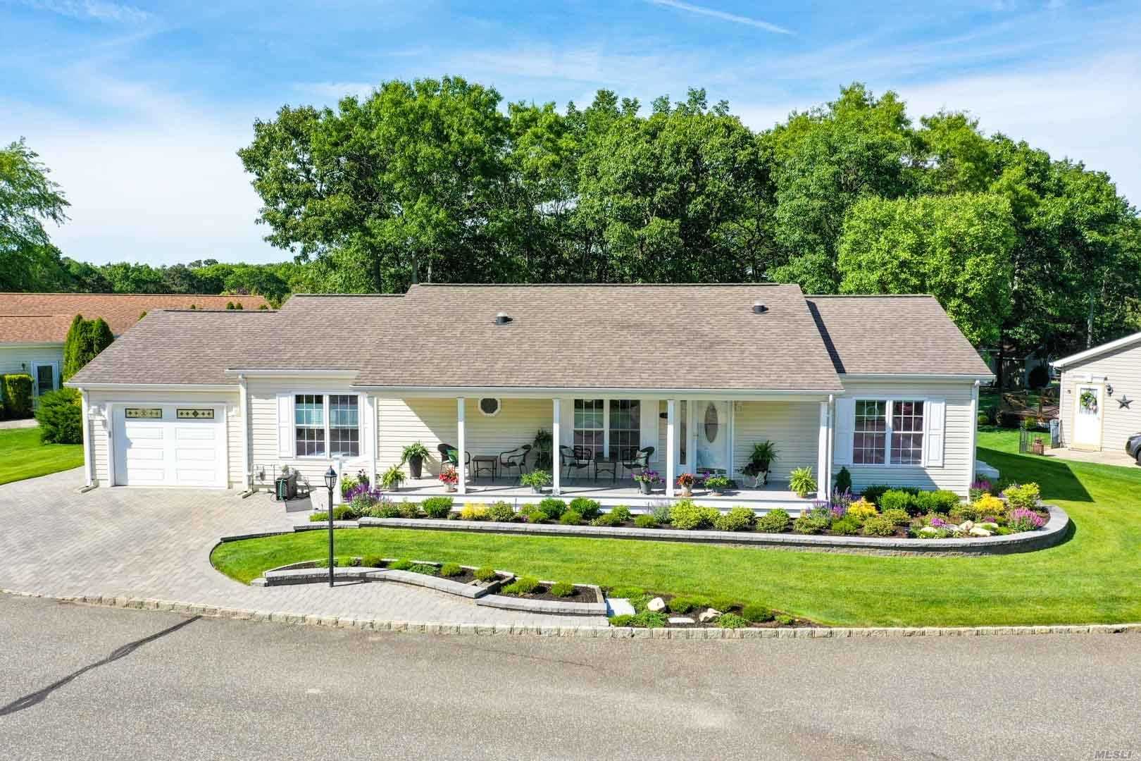 #1 photo, 1407-247 Middle Road, Calverton , NY 11933