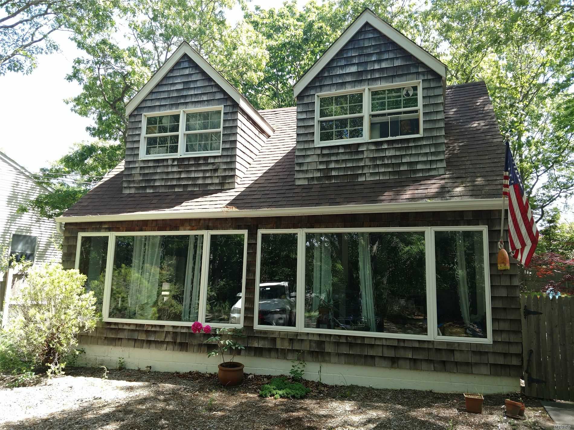 #1 photo, 36 Washington Hts S Avenue, Hampton Bays , NY 11946