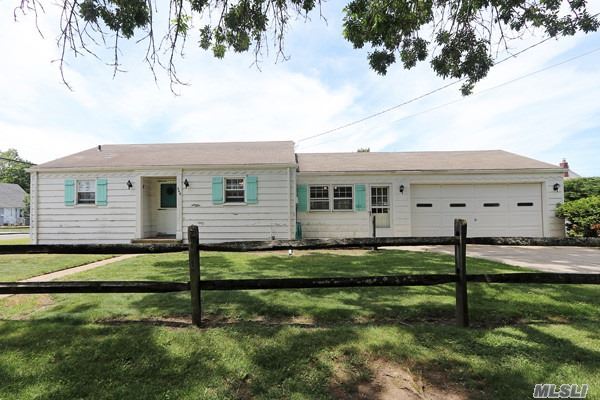 #1 photo, 248 Silverlake Boulevard, নাসাউ কাউন্টি Carle Place , NY 11514