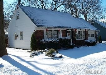 #1 photo, 3528 Princeton Dr, Wantagh , NY 11793