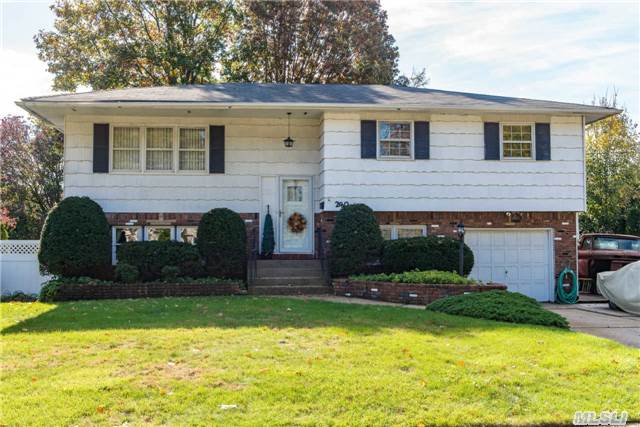 #1 photo, 280 N Poplar St, Massapequa , NY 11758