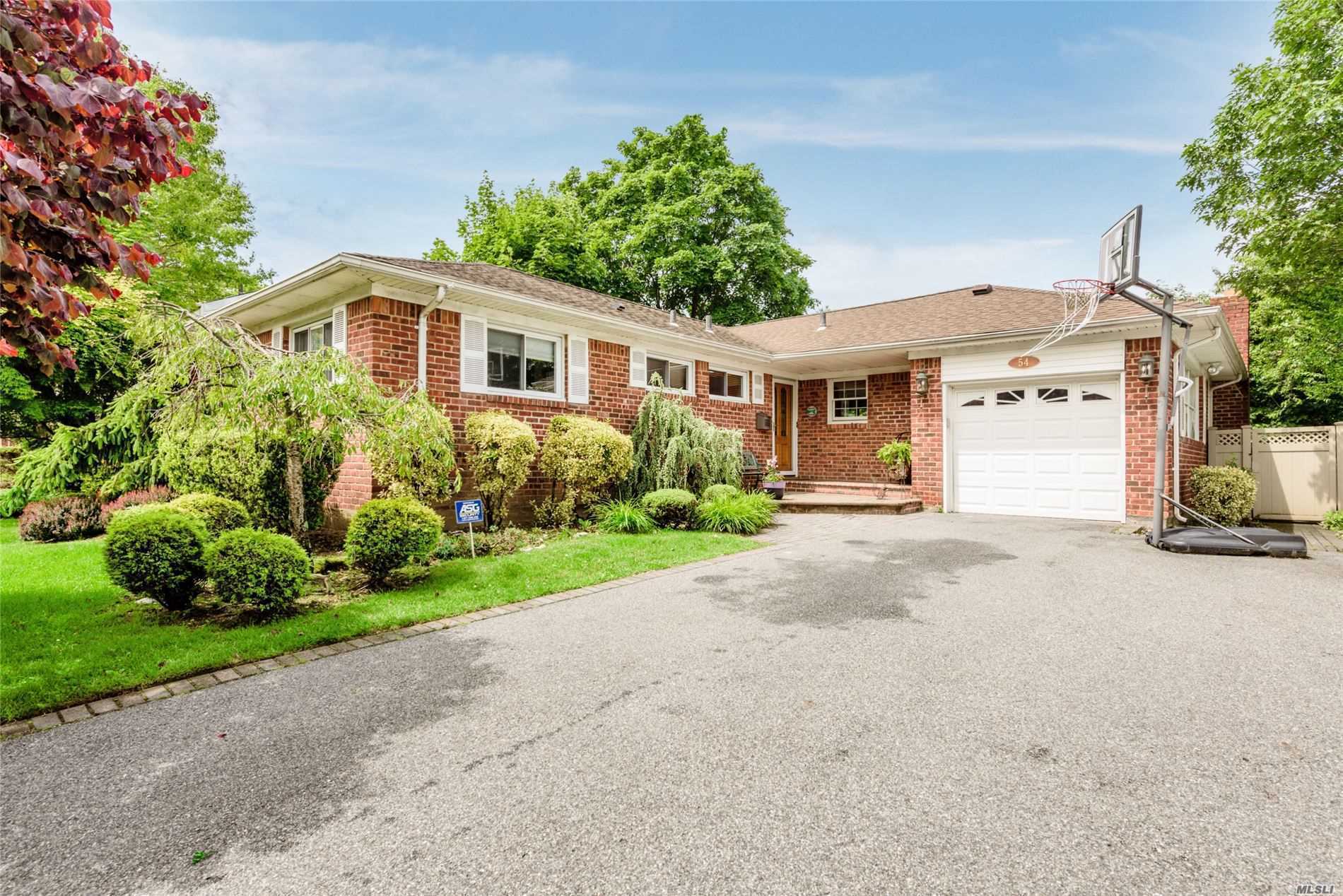 #1 photo, 54 Randy Lane, Plainview , NY 11803