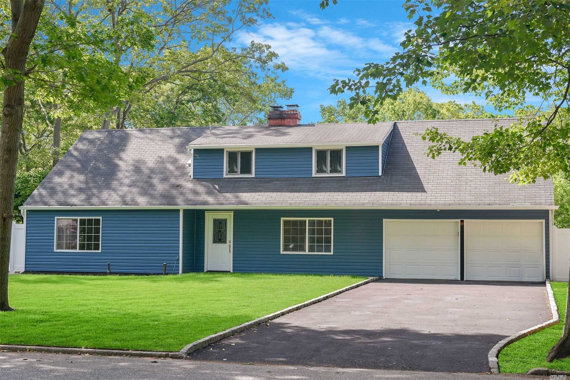 #1 photo, 2 Halfcircle Drive, 东长岛 Holbrook , NY 11741