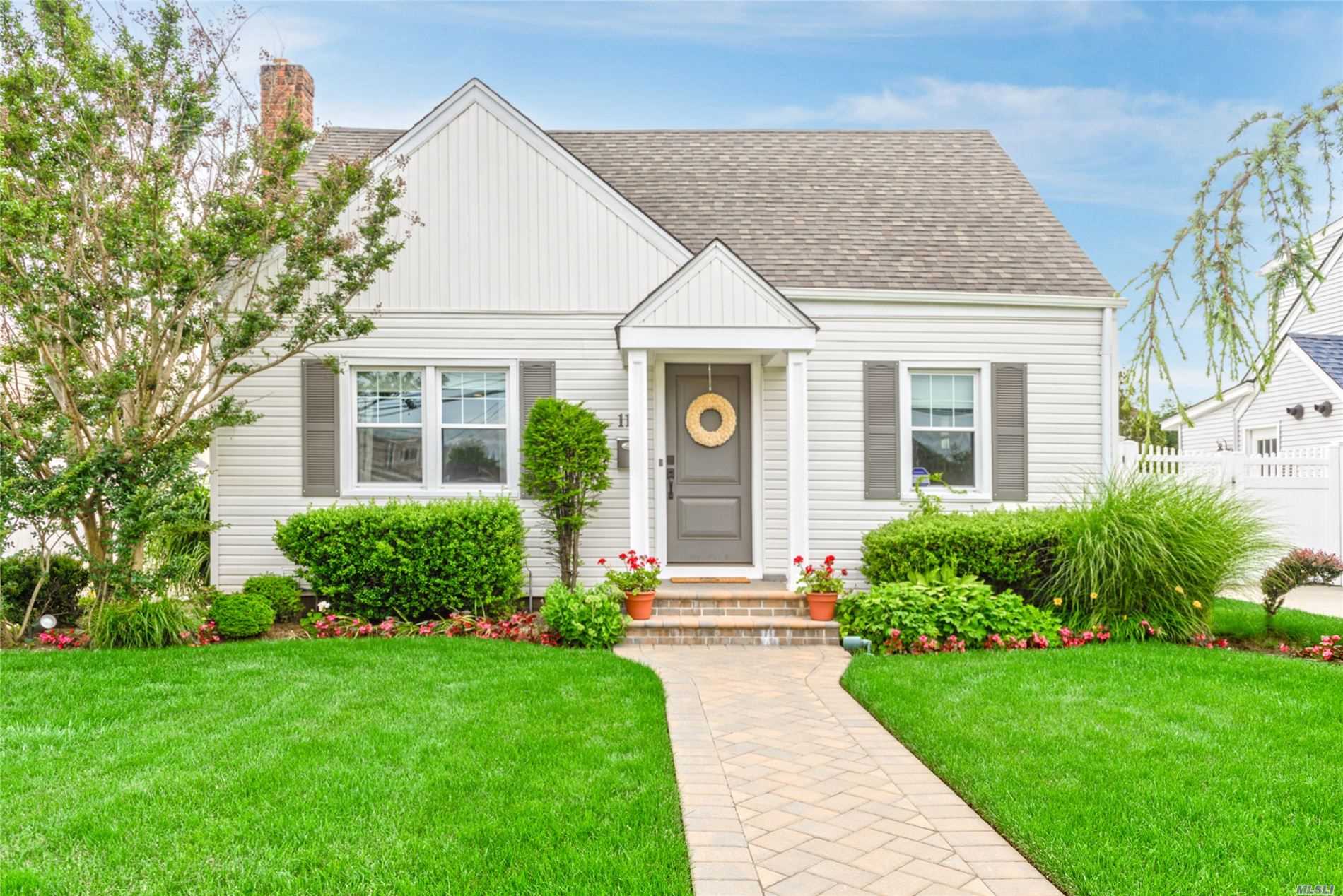 #1 photo, 114 Rosebud Avenue, 長島 Merrick , NY 11566
