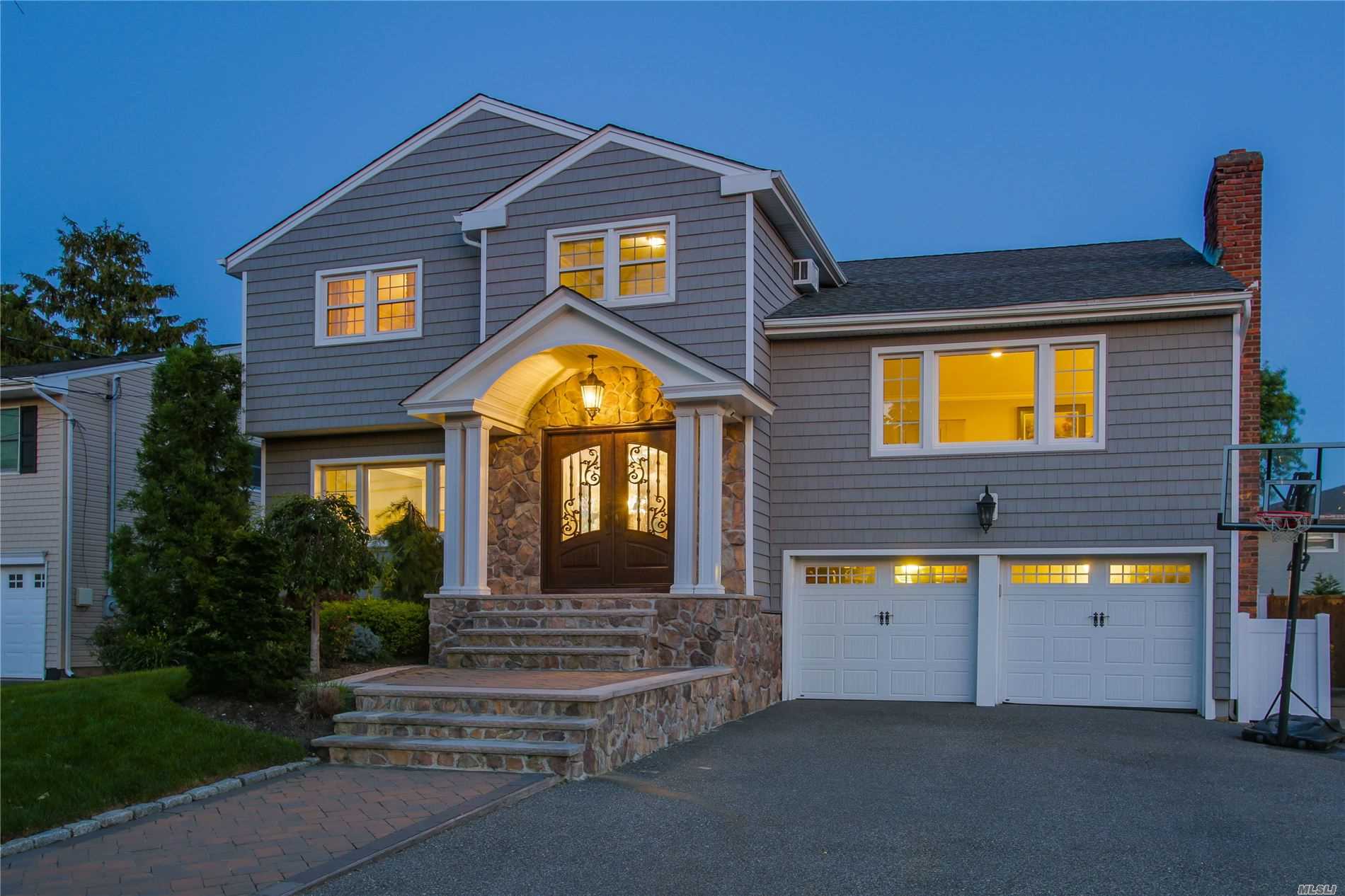 #1 photo, 2048 Lawry Lane, Merrick , NY 11566