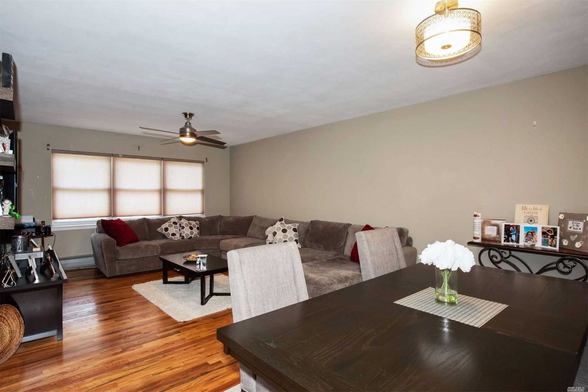 #1 photo, 117 Farber Drive, 東長島 West Babylon , NY 11704