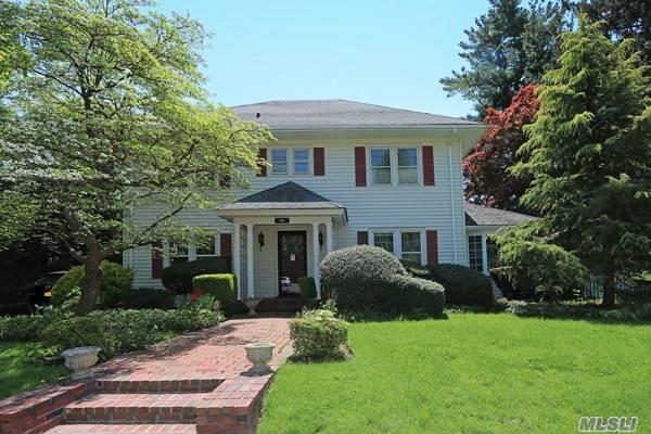 #1 photo, 256 Asbury Avenue, Westbury , NY 11590